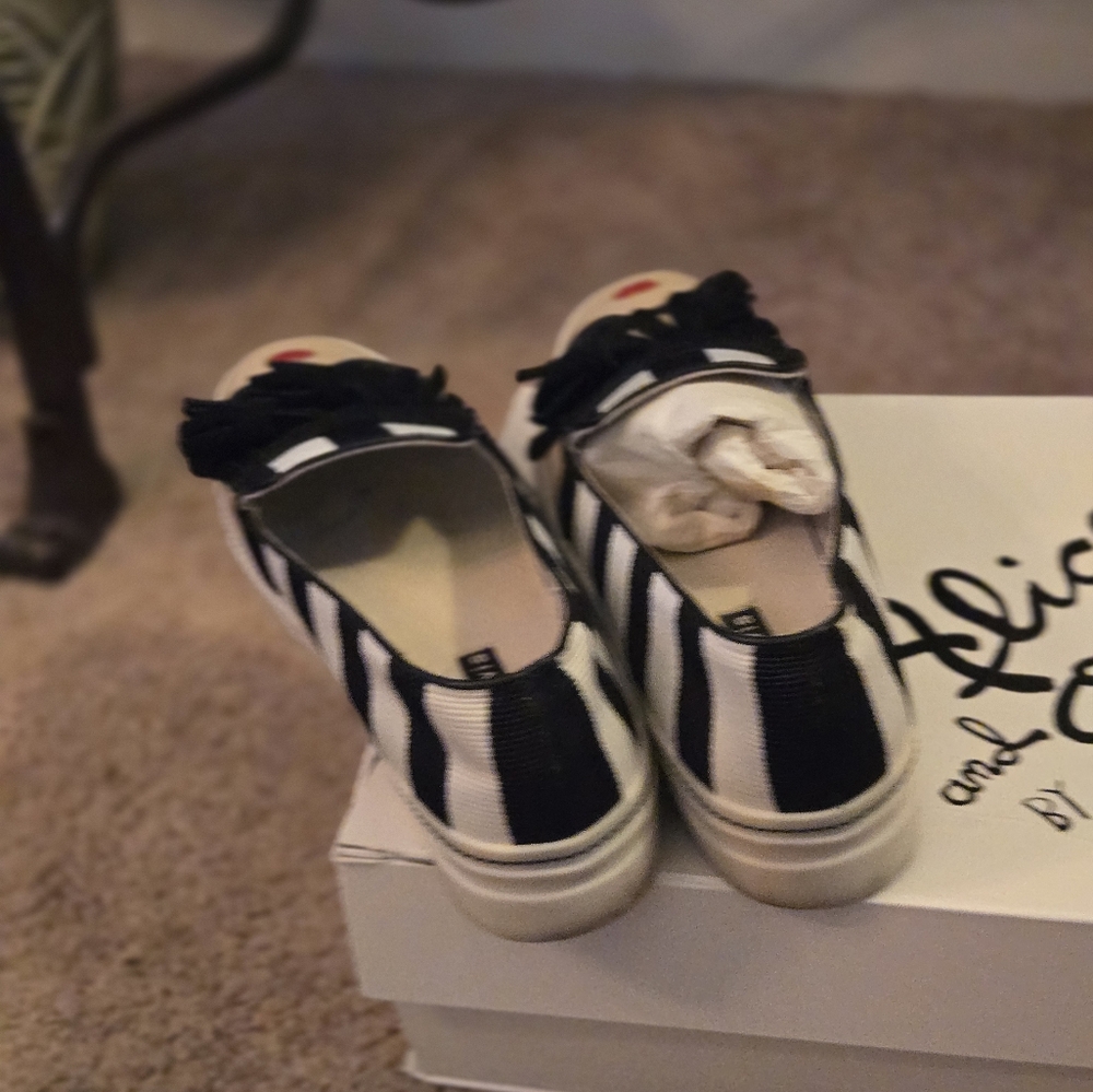 Alice and Oliver stace face sneakers